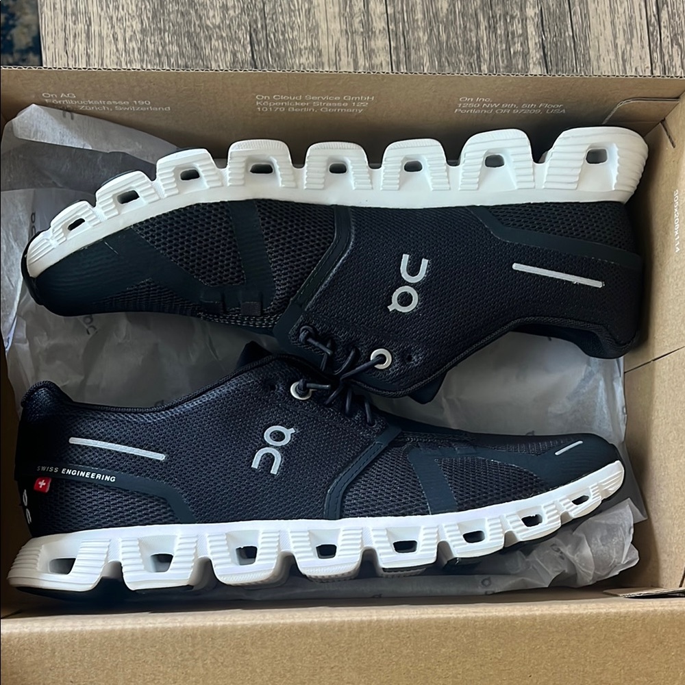On Cloud 5 Women’s Running Shoes – Size 8 (Fits Like 7.5) – New in Box